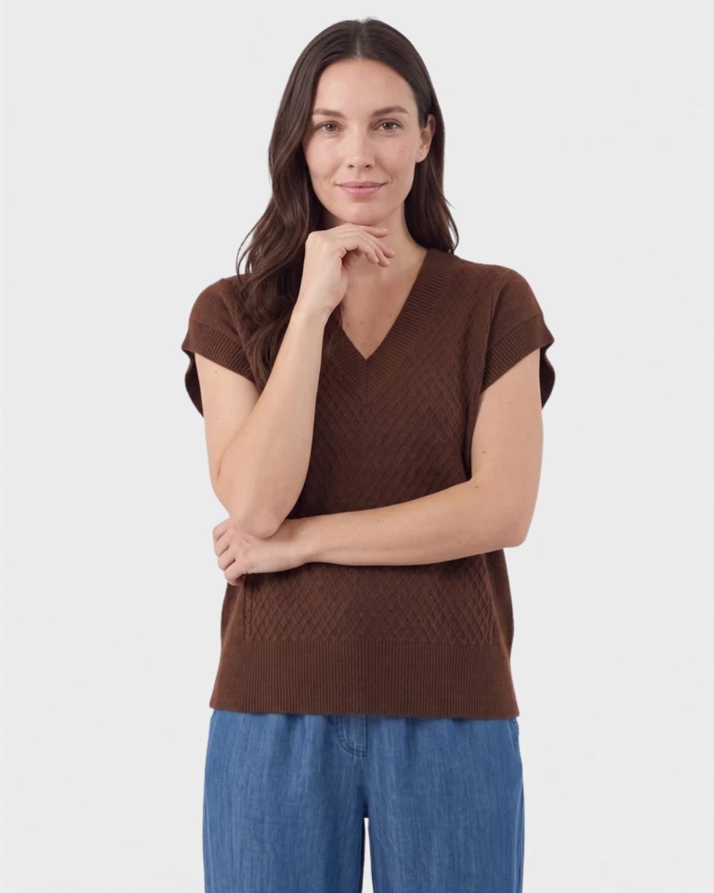 Pull col v motif texturé deep mahogany